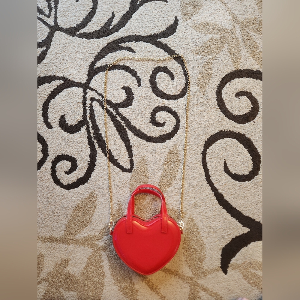 Red Heart Mini Bag with Gold Chain - Picture 5 of 9